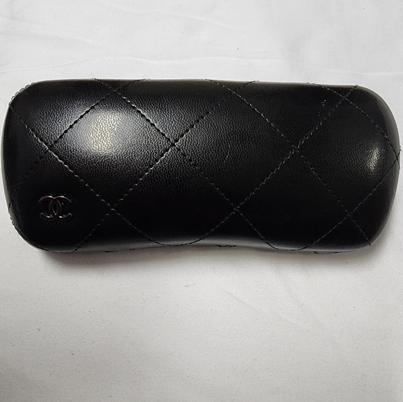 CHANEL Black Quilted Glasses Case - Picture 5 of 8